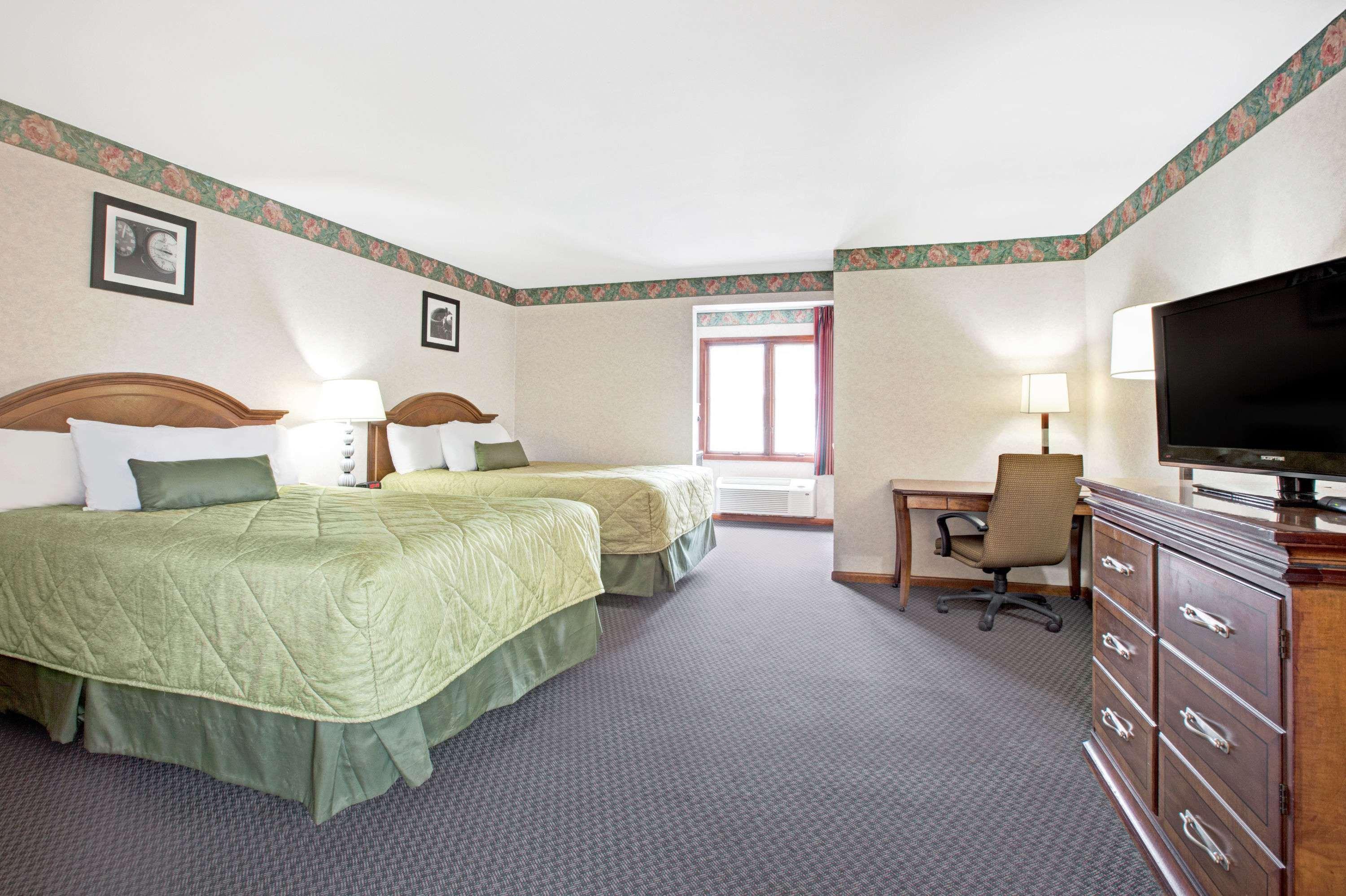 Ramada Inn Флемингтон Экстерьер фото