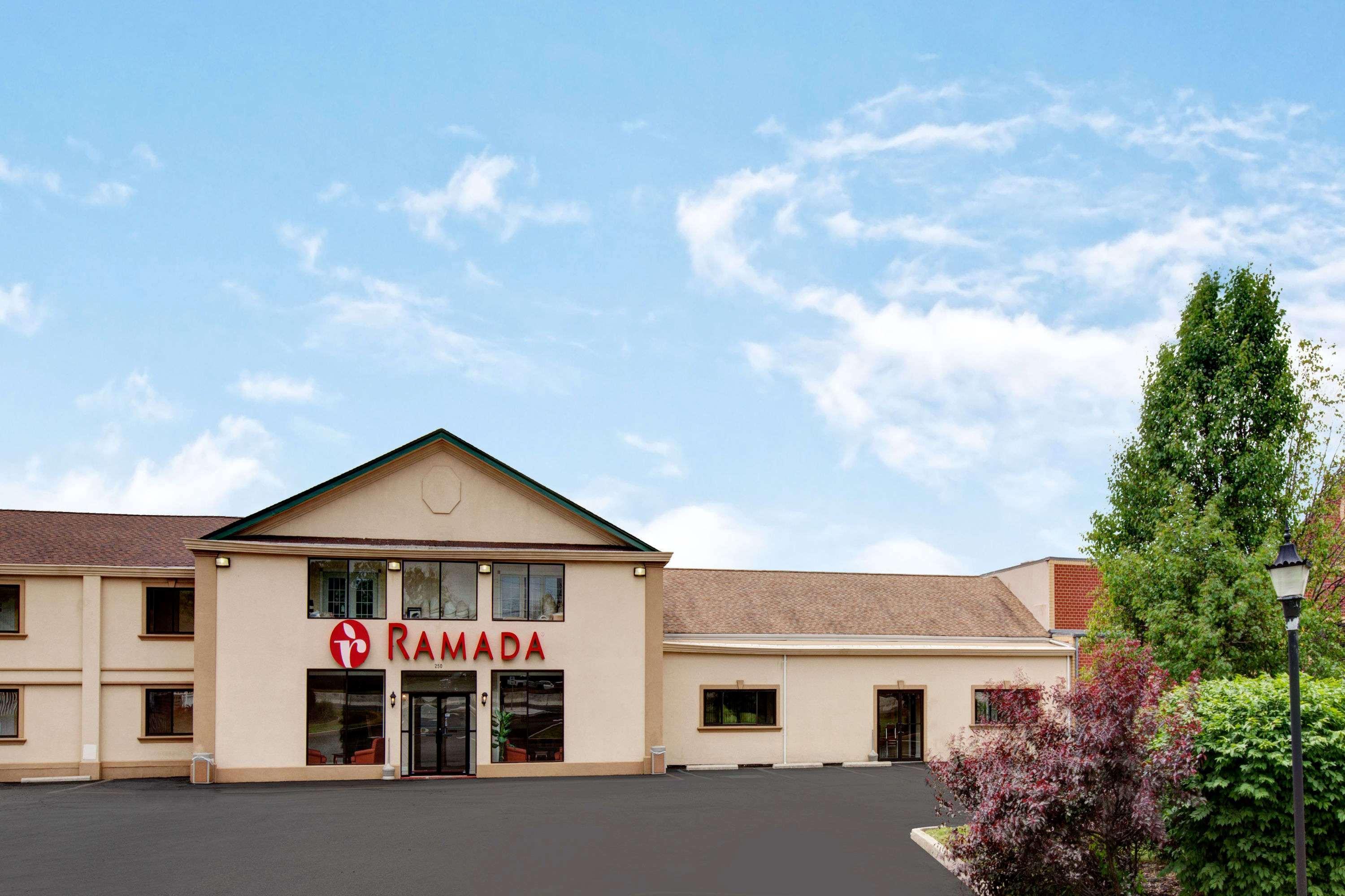 Ramada Inn Флемингтон Экстерьер фото