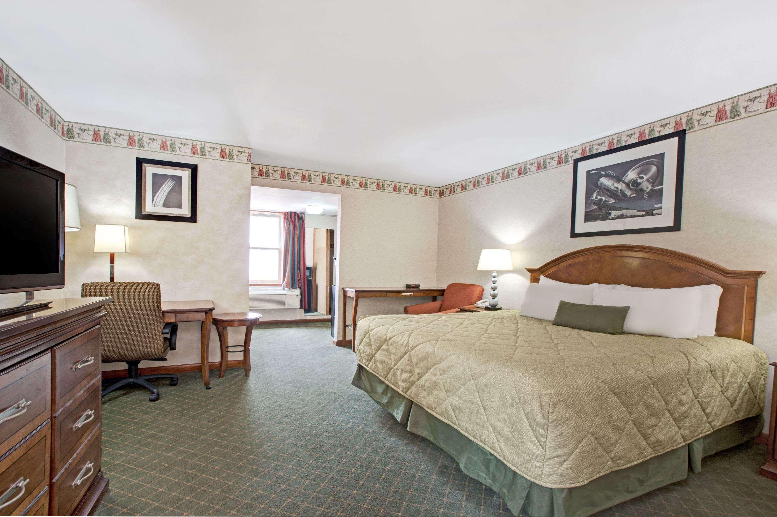 Ramada Inn Флемингтон Экстерьер фото