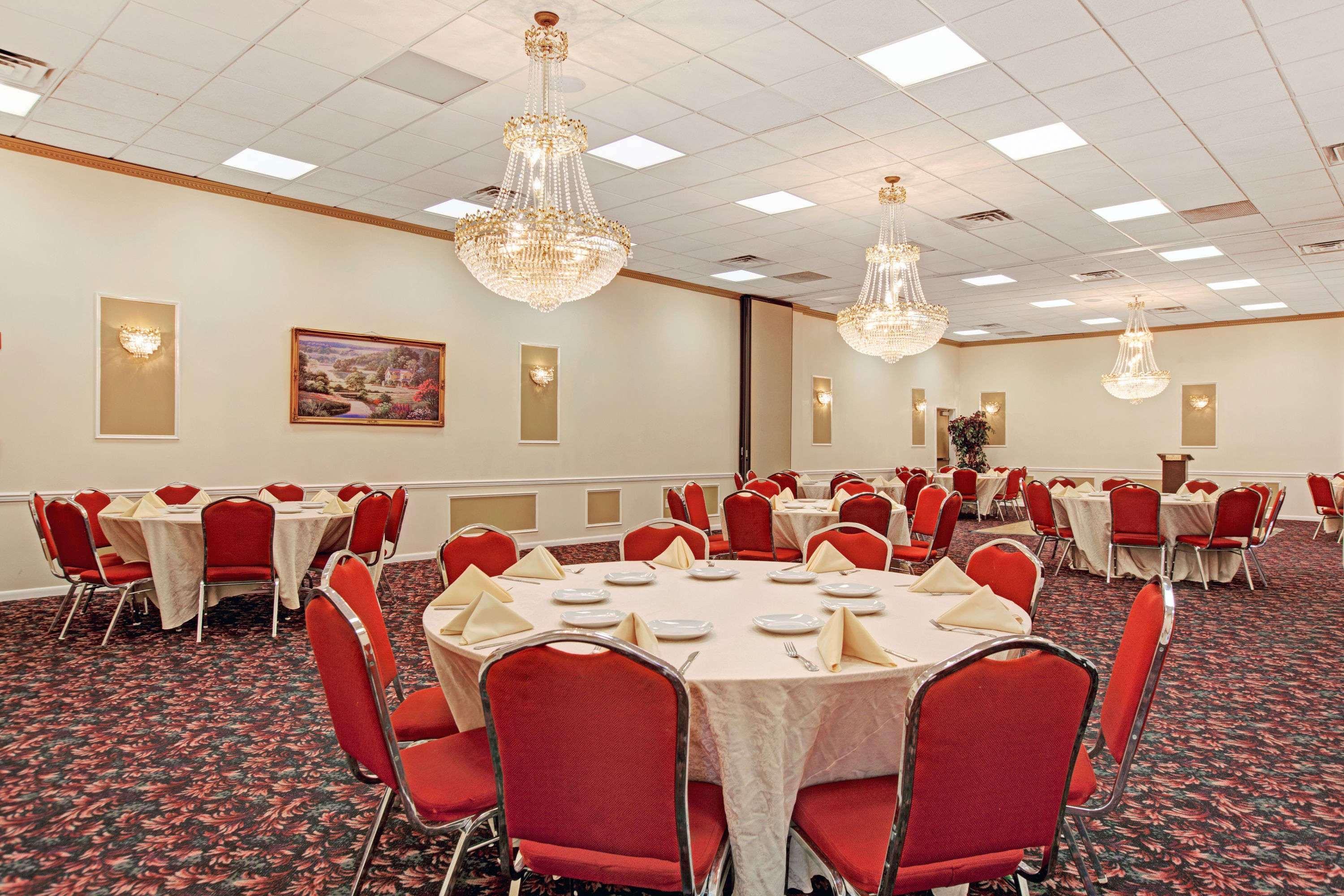 Ramada Inn Флемингтон Экстерьер фото