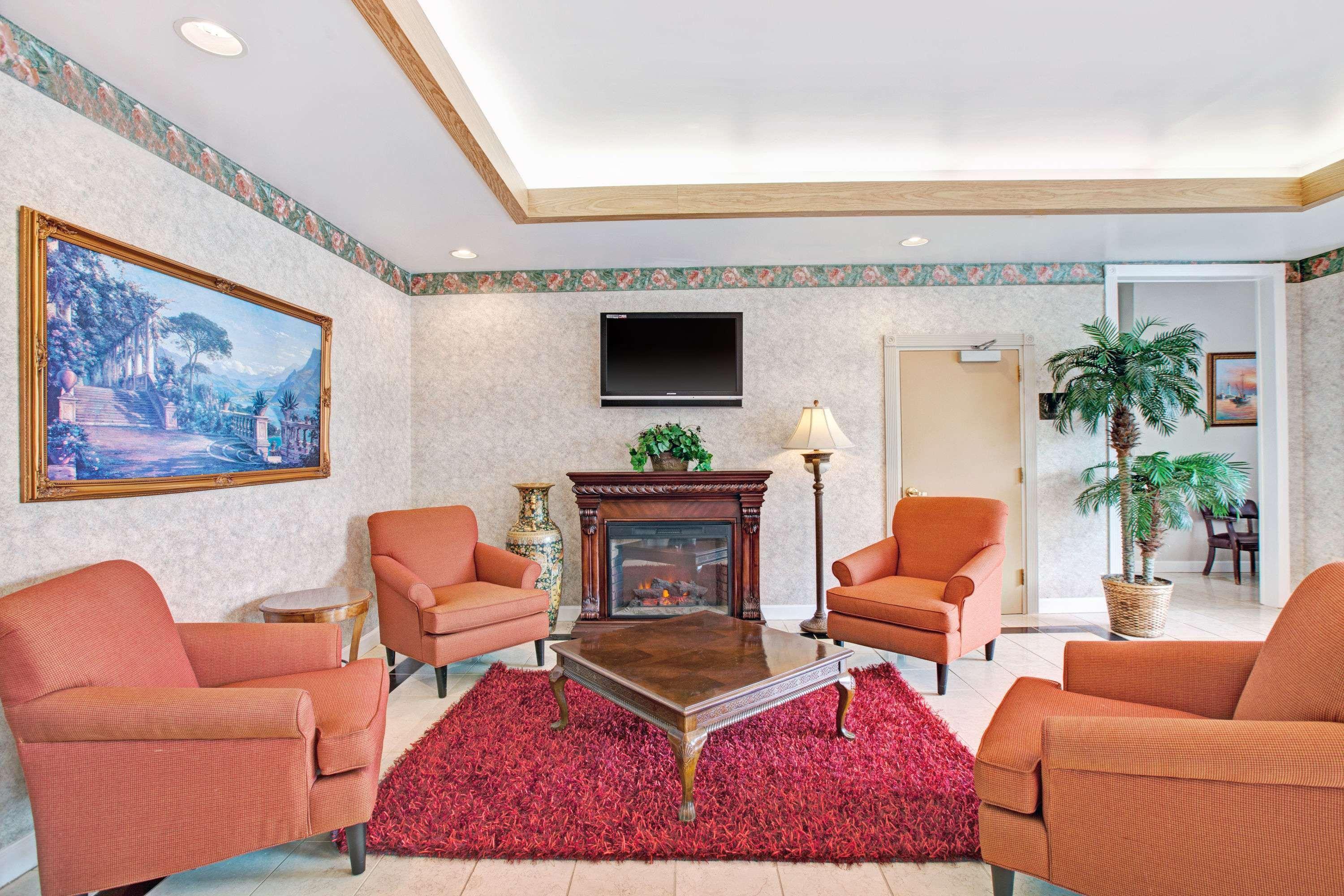 Ramada Inn Флемингтон Экстерьер фото