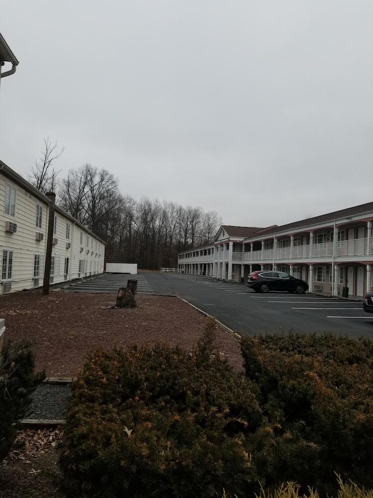 Ramada Inn Флемингтон Экстерьер фото